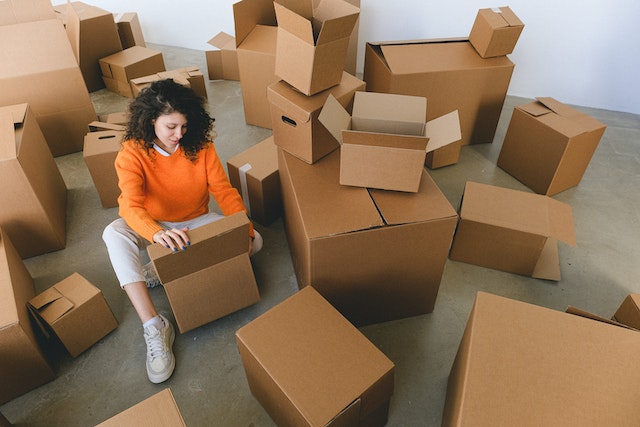 a profession organizer and senior move manager can can the estate clearing process easier and with less stress.