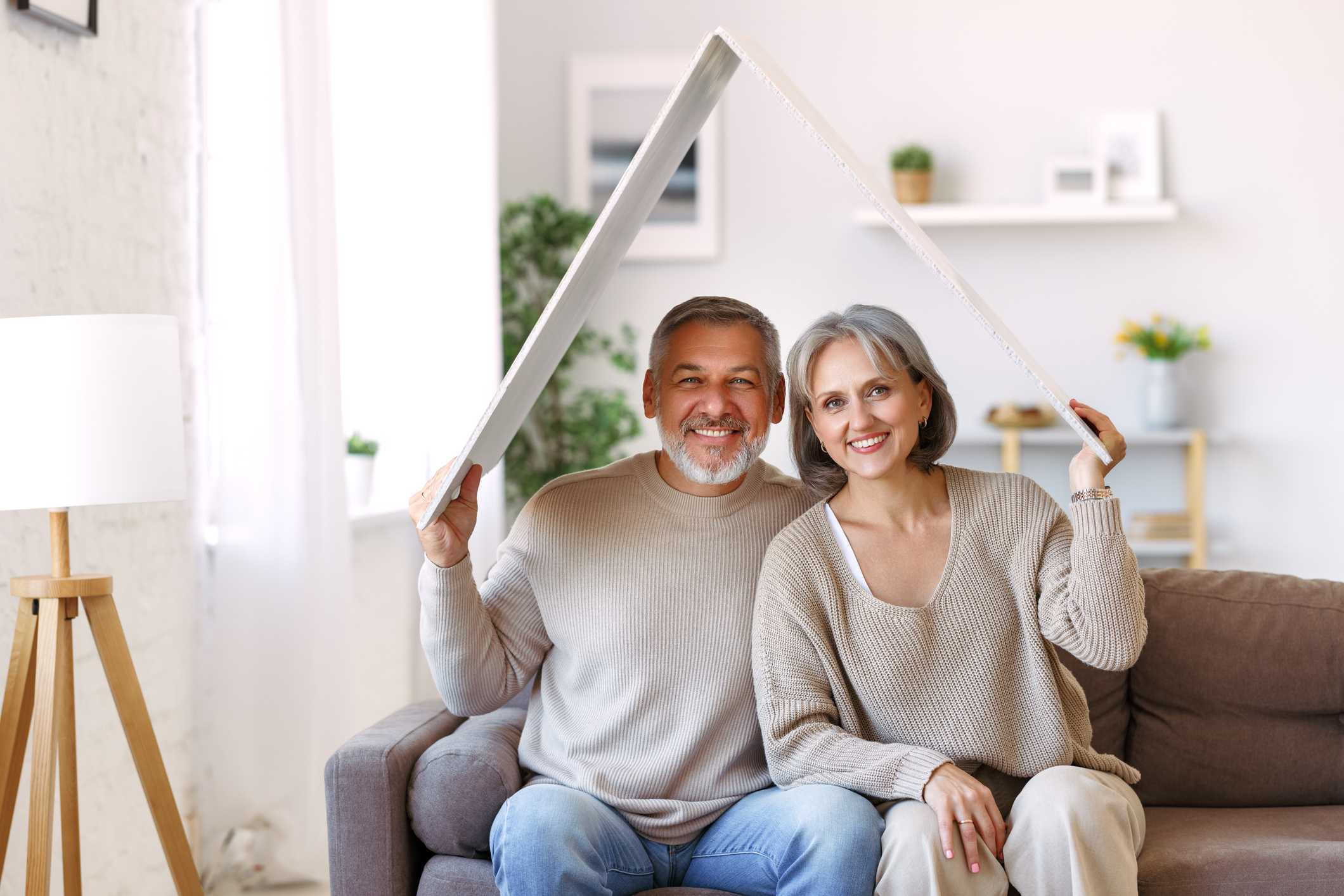 senior decluttering and simplifying life